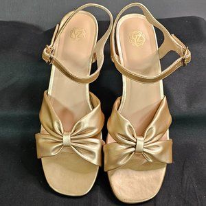 YZ Women's Low Block Sandals Chunky Heel Ankle Wrap Strappy sz 8 New w/ minor sc